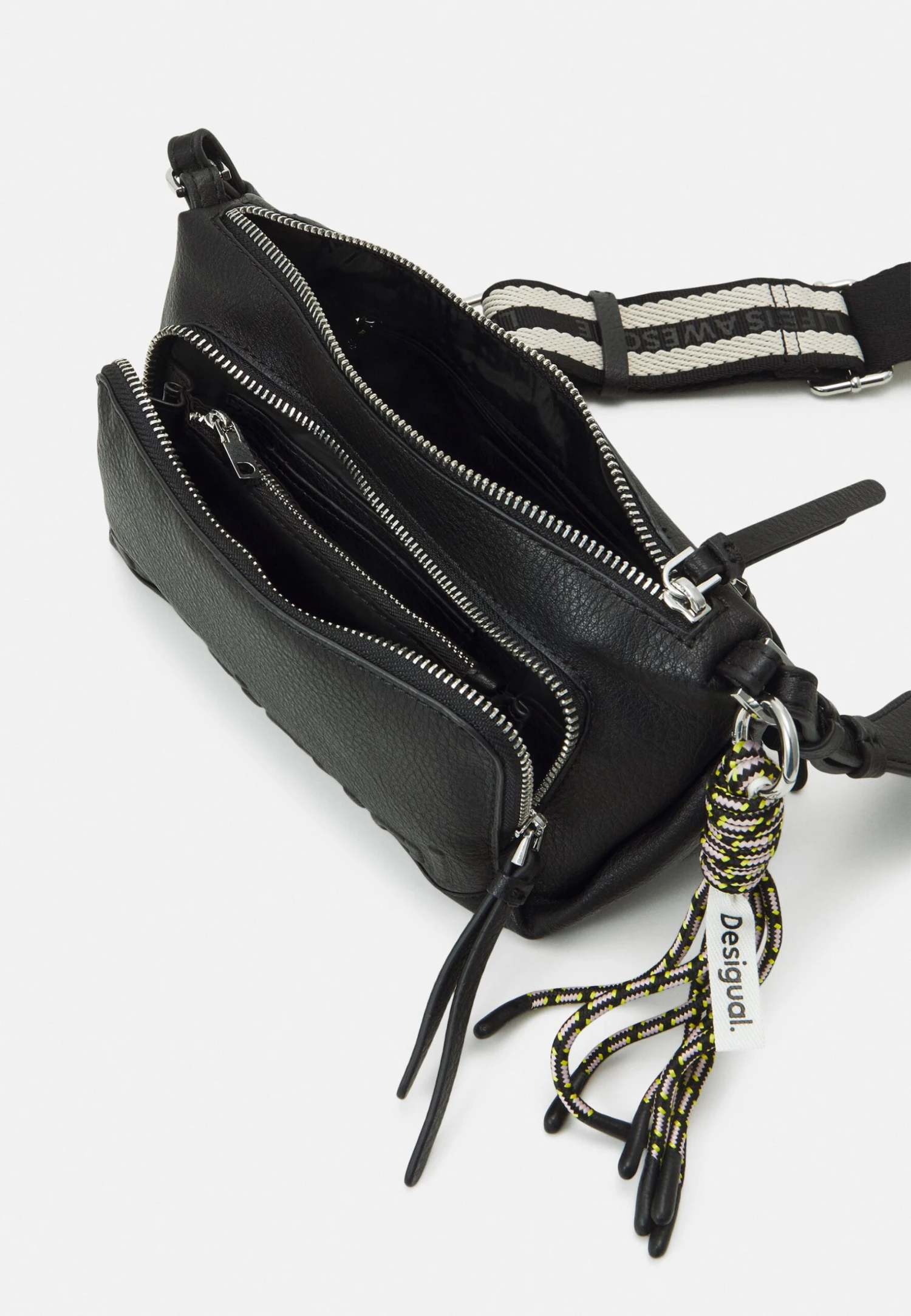 Desigual Half Logo Urus - Handtas - Black 4 Desigual Half Logo Urus - Handtas - Black - Afbeelding 4