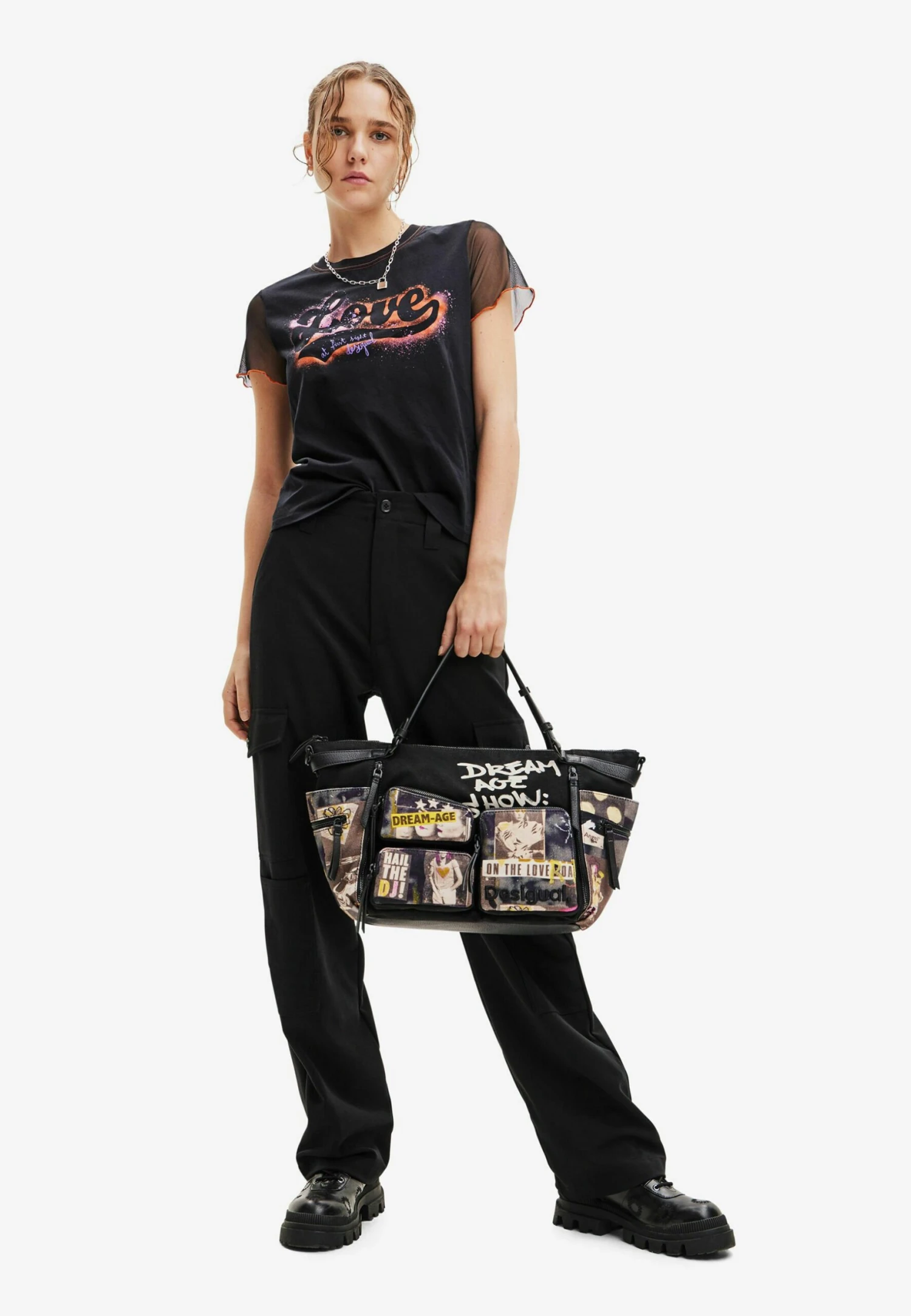 Desigual Graffiti Love - T-Shirt Print - Black 2 Desigual Graffiti Love - T-Shirt Print - Black - Afbeelding 2