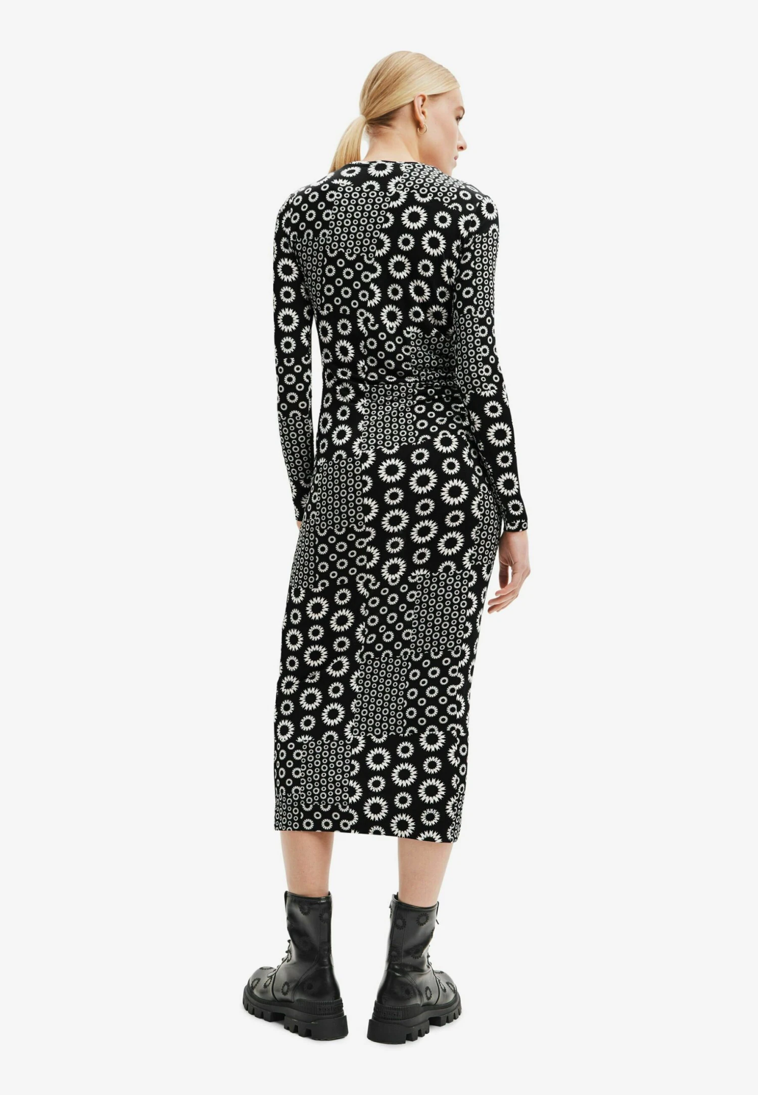 Desigual Slim Patchwork Midi - Etui-Jurk - Black 2 Desigual Slim Patchwork Midi - Etui-Jurk - Black - Afbeelding 2