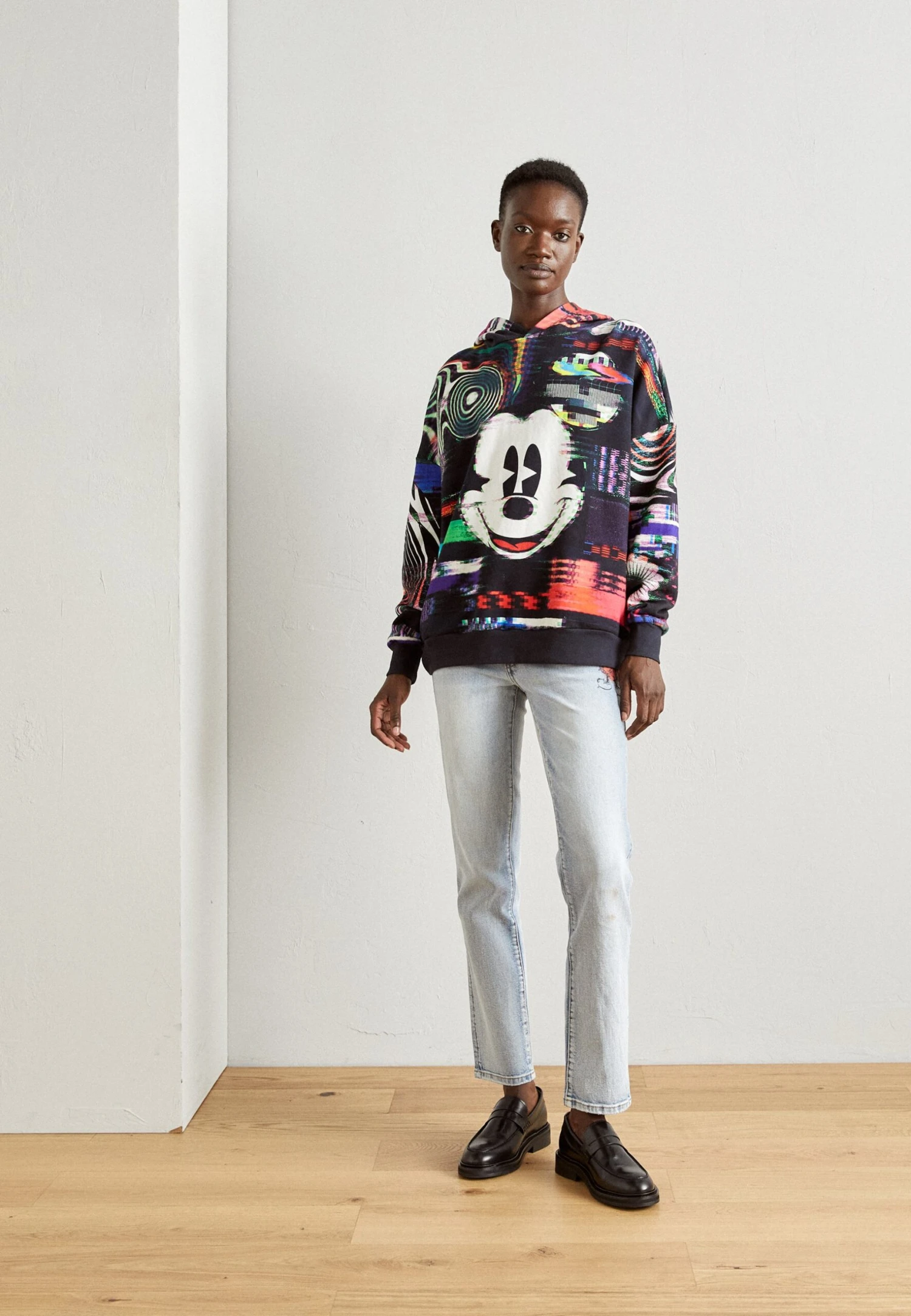 Desigual Mickey Galactic Medium - Hoodie - Black 2 Desigual Mickey Galactic Medium - Hoodie - Black - Afbeelding 2