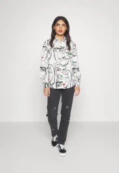 Desigual Verona - Overhemdblouse - White 12 Desigual Verona - Overhemdblouse - White -Desigual 0f518ad94aaa436e99b840c43c7f17a3 scaled