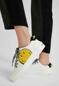 Desigual Smiley® - Sneakers Laag - White