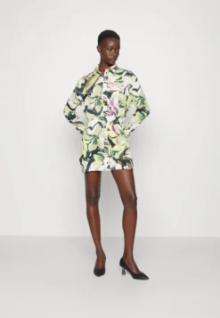 Desigual Kea - Blousejurk - White/Hellgrün 12 Desigual Kea - Blousejurk - White/Hellgrün -Desigual 10406b5858b240248c48876c95d4702c scaled