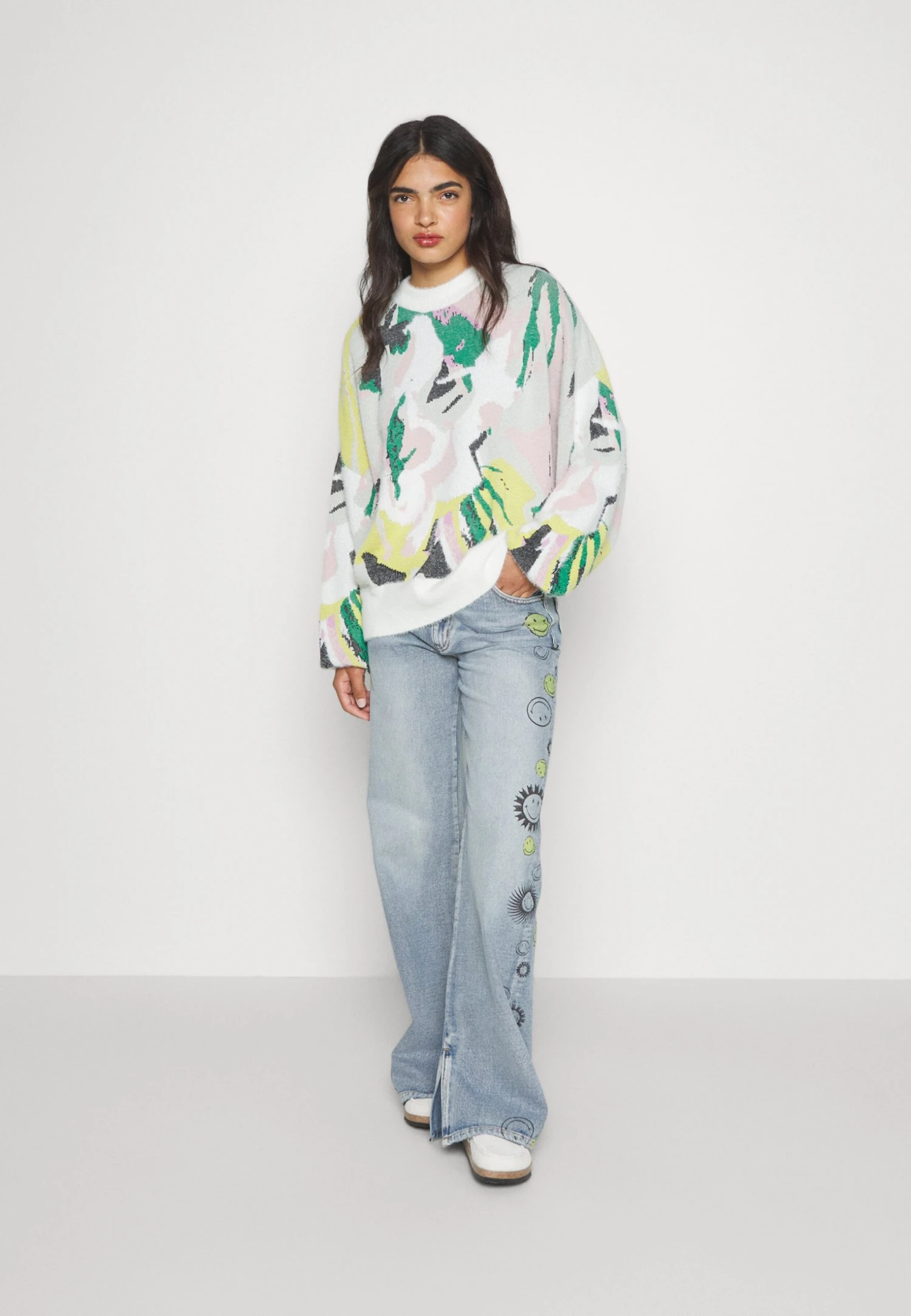 Desigual Smiley - Bootcut Jeans - Denim Medium Wash 5 Desigual Smiley - Bootcut Jeans - Denim Medium Wash - Afbeelding 5