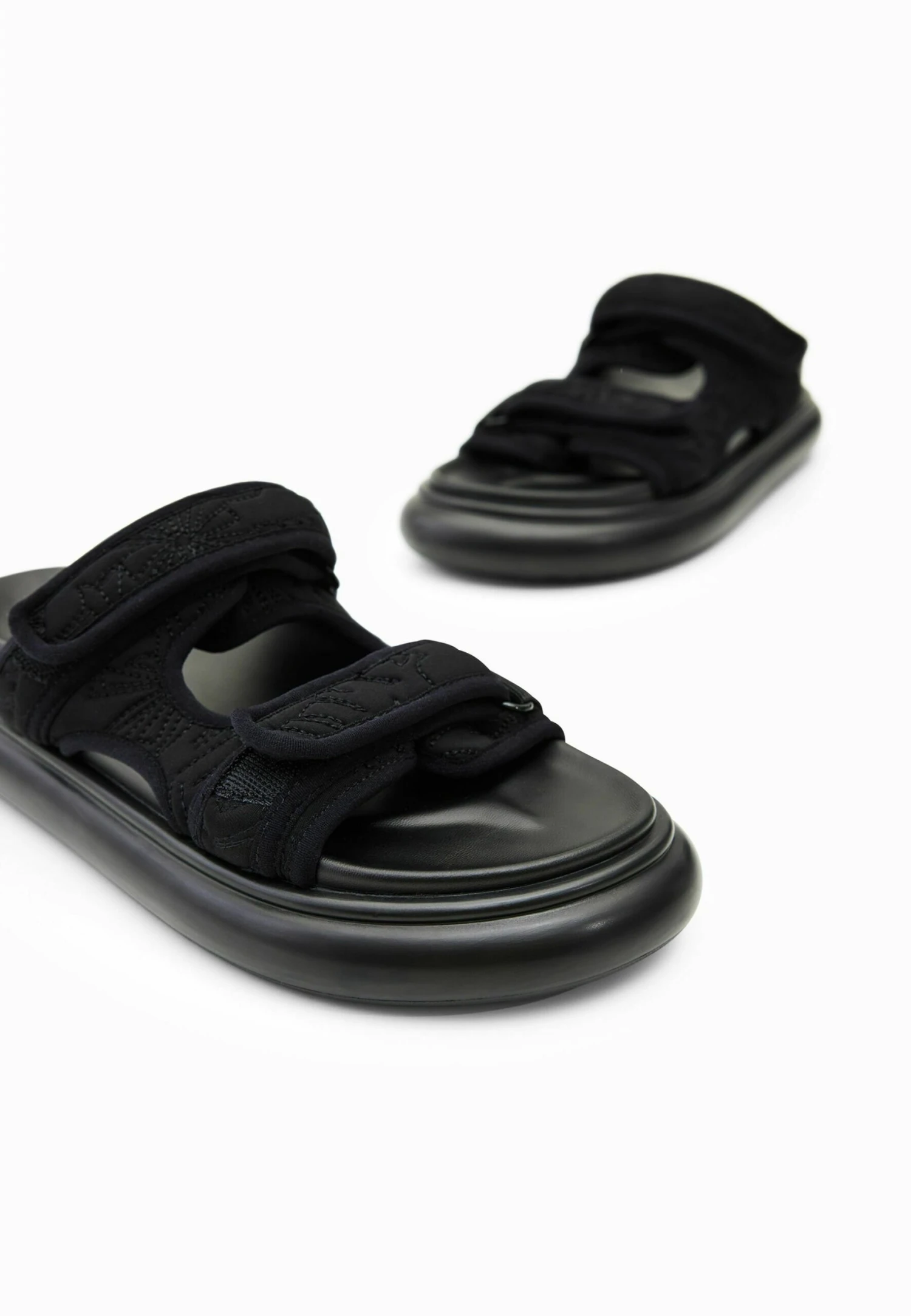 Desigual Embroided Red Straps Sandals - Muiltjes - Black 5 Desigual Embroided Red Straps Sandals - Muiltjes - Black - Afbeelding 5