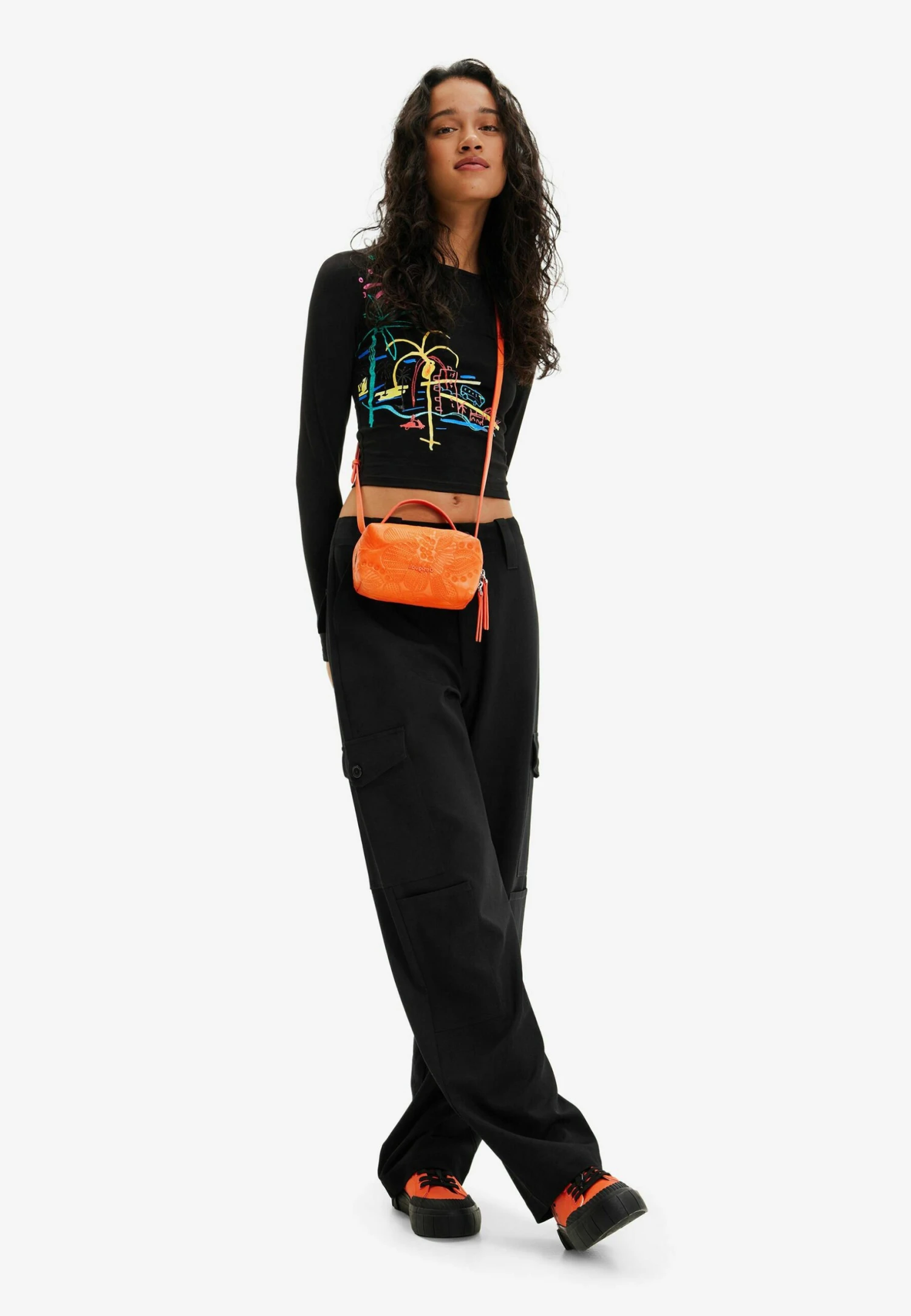 Desigual Artylim - Longsleeve - Black 2 Desigual Artylim - Longsleeve - Black - Afbeelding 2