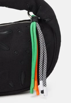 Desigual Bag Summer Dandelion Bangor - Handtas - Black -Desigual 202ccbf79f784ea5a34fd926c768e2cd