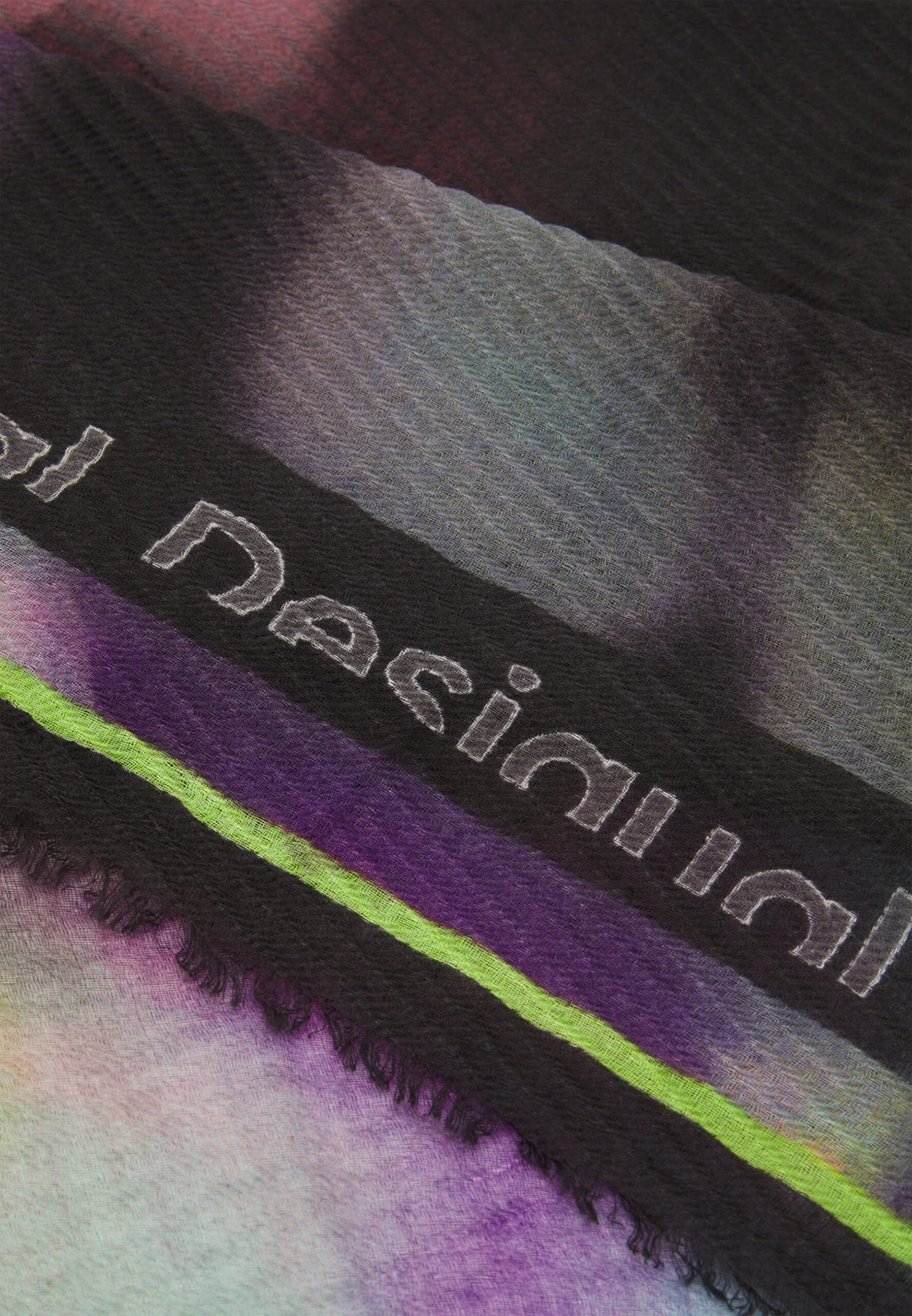 Desigual Metaverso Rectangle - Halsdoek - Tutti Frutti 4 Desigual Metaverso Rectangle - Halsdoek - Tutti Frutti - Afbeelding 4