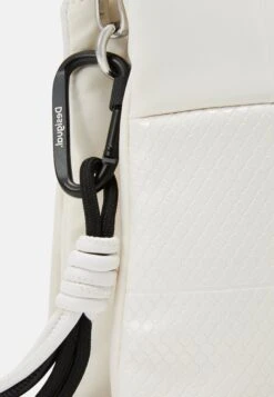 Desigual Bag Damas Dortmund Flap - Schoudertas - Crudo -Desigual 26823a5755d34231b31bc40eaa3c2668