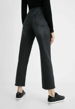 Desigual Straight Ankle Grazer - Straight Leg Jeans - Blue 7 Desigual Straight Ankle Grazer - Straight Leg Jeans - Blue -Desigual 2a651180a8fc42218de6e463616da753 scaled