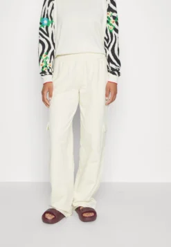 Desigual Pant Nevadi - Cargobroek - Raw -Desigual 2c75b8d6a0e34deca18ddce8a8a2060c scaled