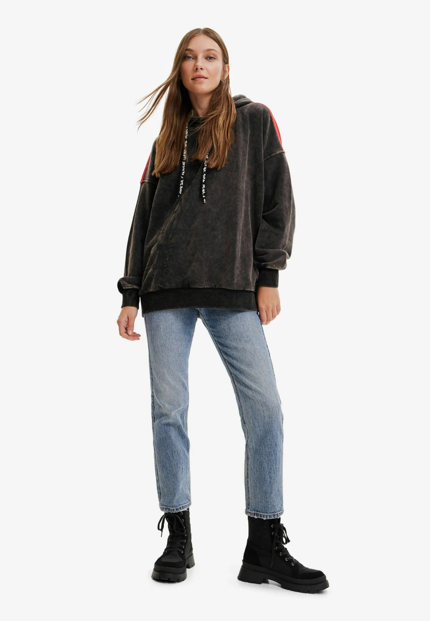 Desigual Oversize Bugs Bunny - Hoodie - Black 2 Desigual Oversize Bugs Bunny - Hoodie - Black - Afbeelding 2