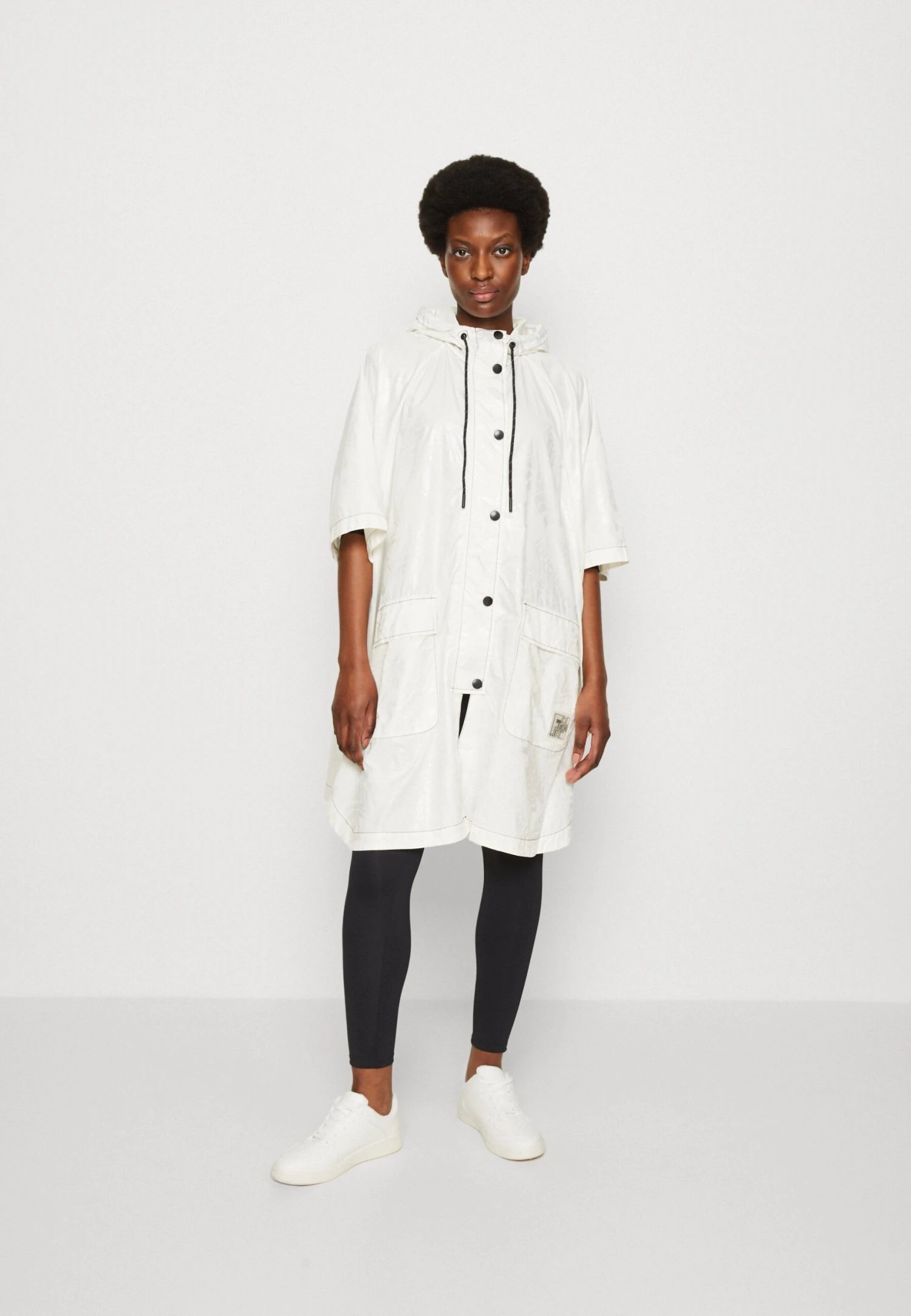 Desigual Poncho Psicolover Colima - Parka - Blanco Nieve 1 Desigual Poncho Psicolover Colima - Parka - Blanco Nieve