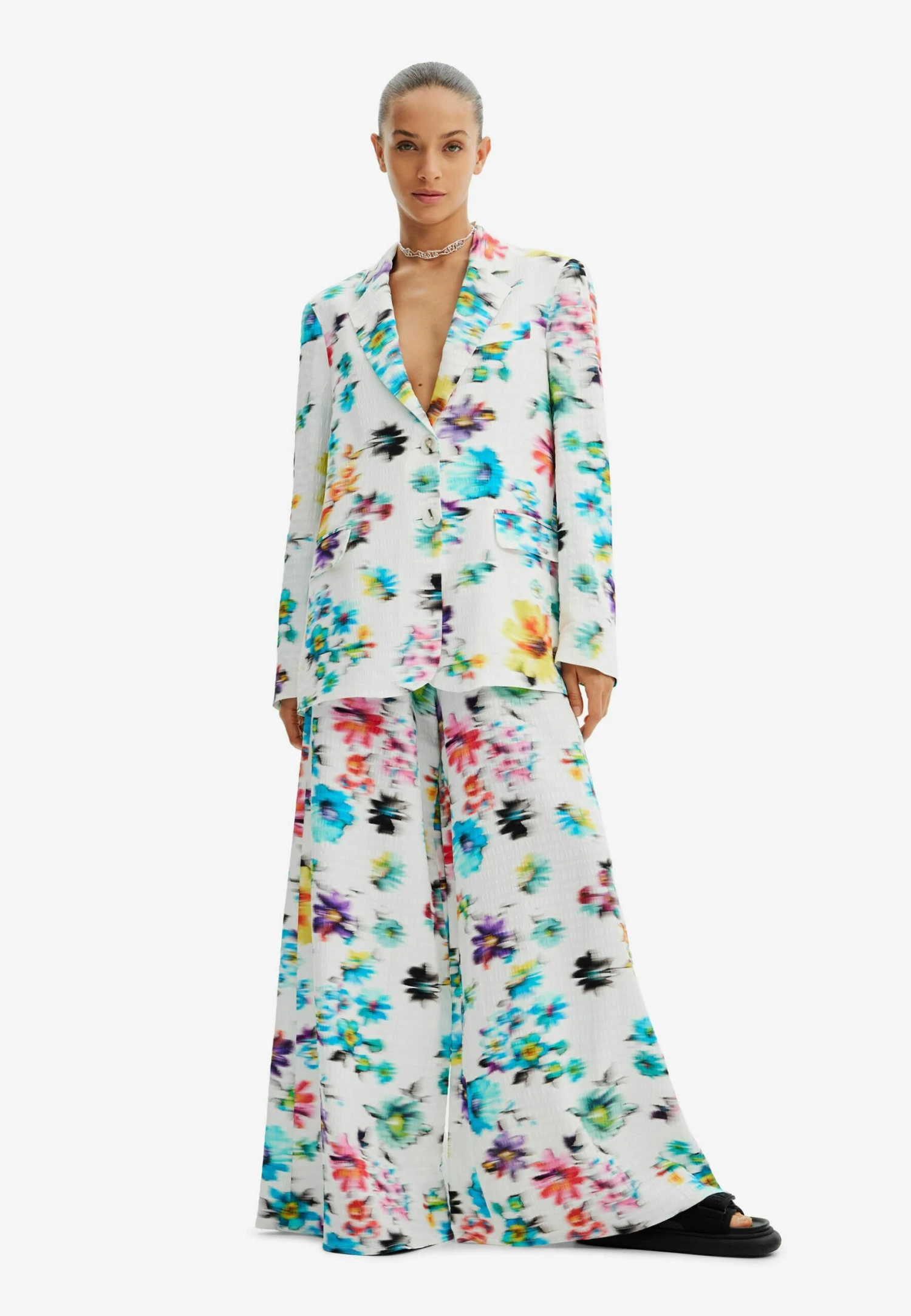 Desigual Textured Floral - Halflange Jas - White 2 Desigual Textured Floral - Halflange Jas - White - Afbeelding 2