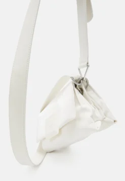 Desigual Bag Chocolin Rodas - Handtas - White -Desigual 386c48d84bb640049c4890bee35bb88d scaled