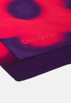 Desigual Square Floral - Halsdoek - Purple Wine -Desigual 3dbb064c04004d03a090bd0f2d80cc65 scaled