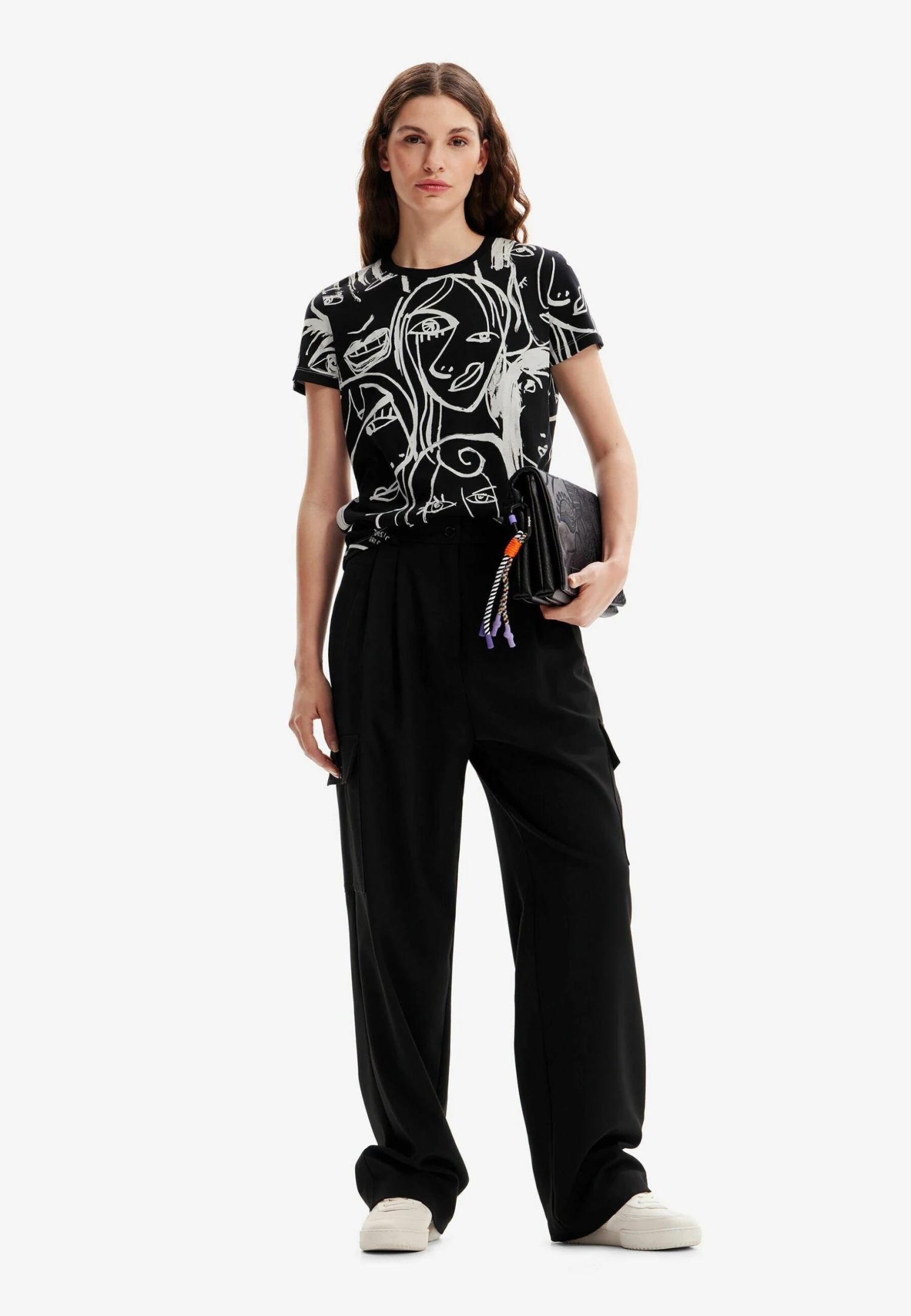 Desigual Contrasting Face - T-Shirt Print - Black 2 Desigual Contrasting Face - T-Shirt Print - Black - Afbeelding 2
