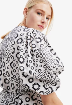 Desigual Patchwork Wrap- Blouse - Black 8 Desigual Patchwork Wrap- Blouse - Black -Desigual 4099786d0e954cd485af27fa86e83d2e scaled