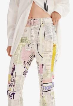 Desigual Newspaper Flare - Broek - White -Desigual 40cf149bd1b946bea2c7973308fed534 scaled