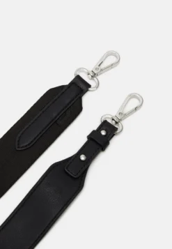 Desigual Bolis Cambridge - Schoudertas - Black 9 Desigual Bolis Cambridge - Schoudertas - Black -Desigual 41c58563f9974c2e9adcda9e698bdd25 scaled