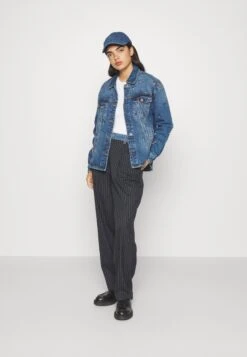 Desigual Savanha - Spijkerjas - Denim Dark Blue 11 Desigual Savanha - Spijkerjas - Denim Dark Blue -Desigual 4d196c4cdd7a4f89bce269a988391d7b