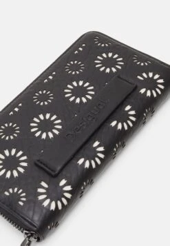 Desigual Mone Amorina Fiona - Portemonnee - White 7 Desigual Mone Amorina Fiona - Portemonnee - White -Desigual 4faa1621c65c4054931e3aa023e64353