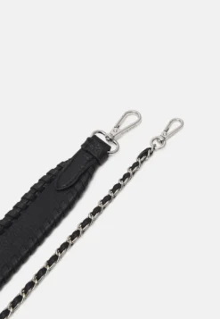 Desigual Bag Half Logo Dortmund Flap Micro - Handtas - Black -Desigual 51ae24d8197b471dbf6b9b2779896726 scaled