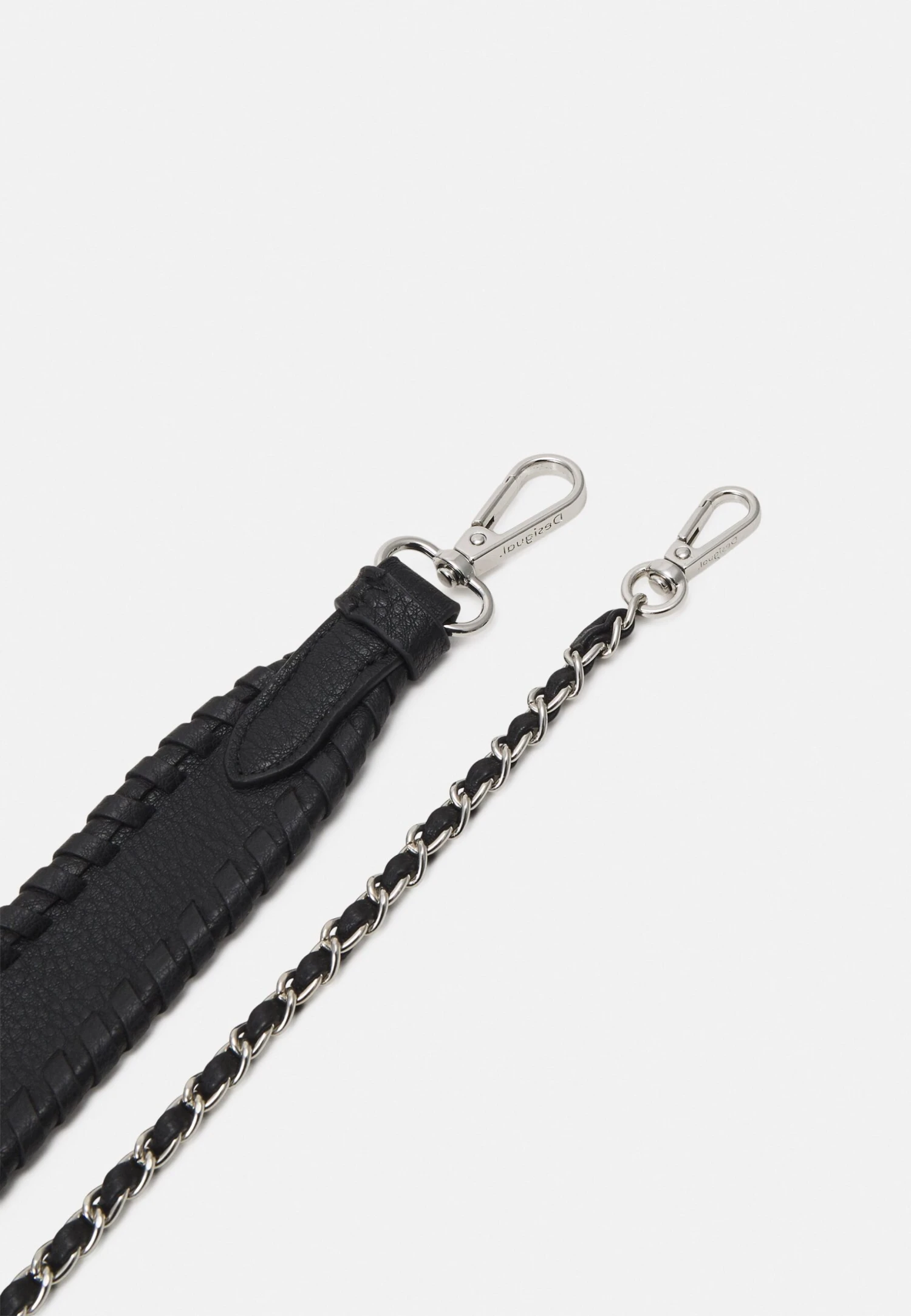 Desigual Bag Half Logo Dortmund Flap Micro - Handtas - Black 4 Desigual Bag Half Logo Dortmund Flap Micro - Handtas - Black - Afbeelding 4