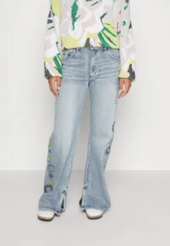 Desigual Smiley - Bootcut Jeans - Denim Medium Wash 9 Desigual Smiley - Bootcut Jeans - Denim Medium Wash -Desigual 52bc9300a64b44fdbab53844a2be1db7