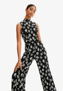 Desigual Contrast Floral Jumpsuit - Jumpsuit - Black -Desigual 546635f184b94f128d5ac83ff98f6f3a scaled