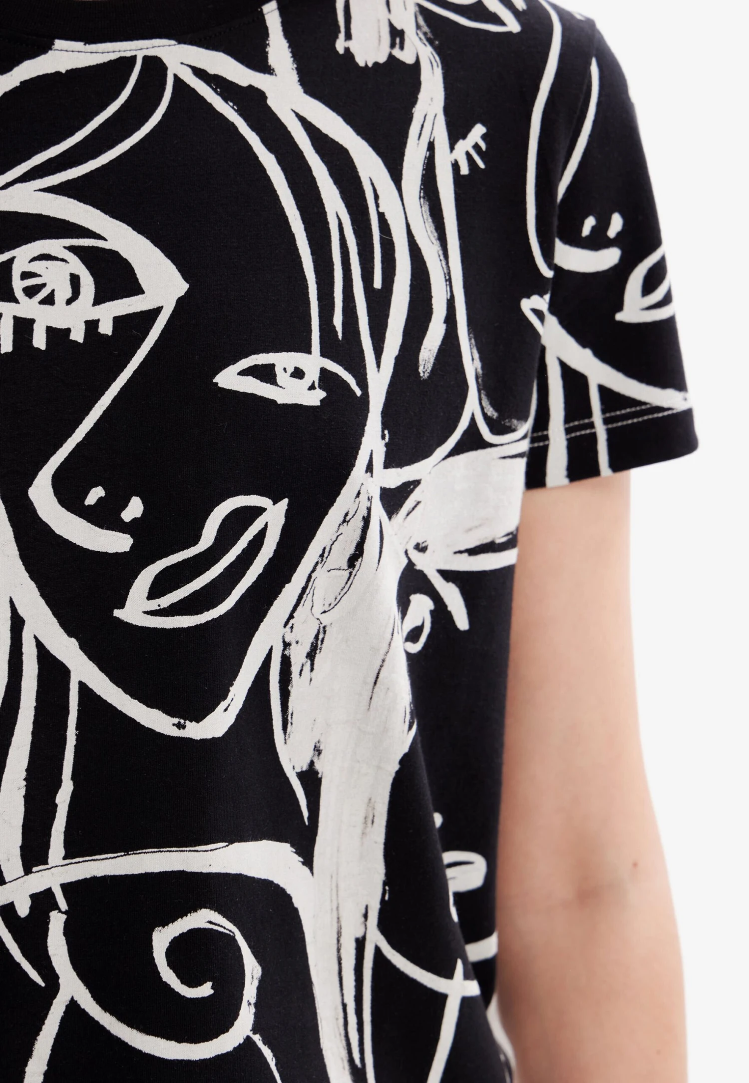 Desigual Contrasting Face - T-Shirt Print - Black 6 Desigual Contrasting Face - T-Shirt Print - Black - Afbeelding 6