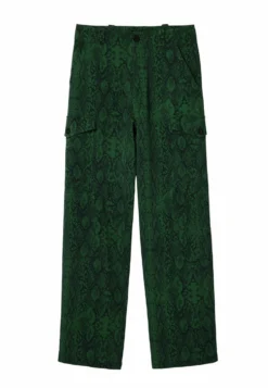 Desigual Cargobroek - Green 7 Desigual Cargobroek - Green -Desigual 596a35bdb4ae48f0b924d1761b854c20 scaled