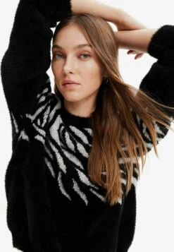 Desigual Zebra Fur-Effect - Trui - Black 8 Desigual Zebra Fur-Effect - Trui - Black -Desigual 5c13fc8f56b34f7f8e69894e8afff3ee