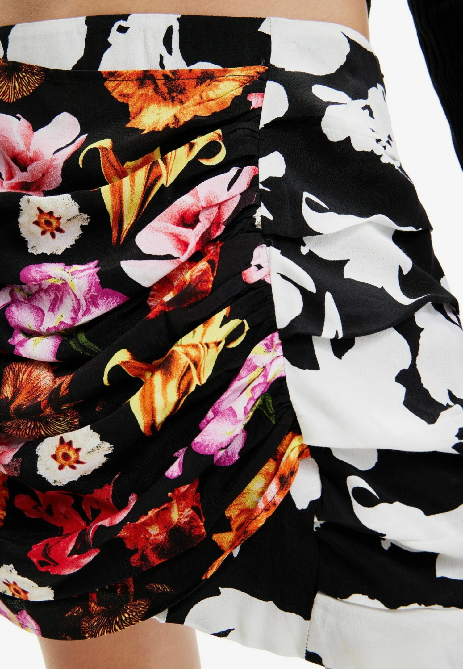 Desigual Draped Floral - Wikkelrok - Black 4 Desigual Draped Floral - Wikkelrok - Black - Afbeelding 4