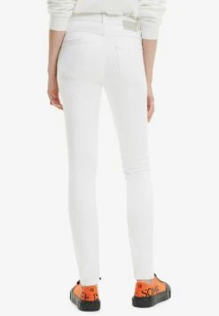 Desigual Push-Upkinny - Slim Fit Jeans - White 7 Desigual Push-Upkinny - Slim Fit Jeans - White -Desigual 5ed5456d6a724c1888821b8fc6caf388