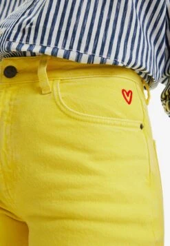 Desigual Straight - Slim Fit Jeans - Yellow -Desigual 6bf1603cbdf648a2a39e003a914cb116