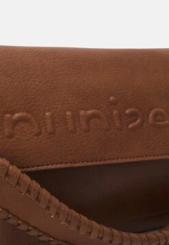 Desigual Half Logo Venecia - Handtas - Marron 11 Desigual Half Logo Venecia - Handtas - Marron -Desigual 6c3e03ec958148a093d60c988bbaea9e