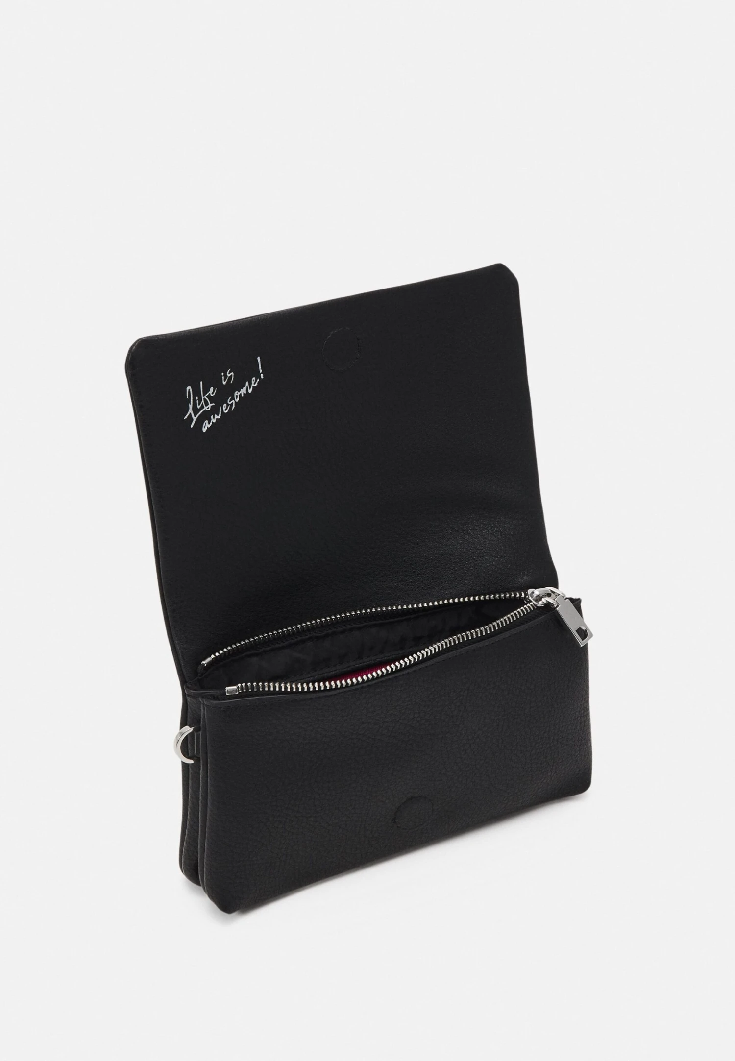 Desigual Bag Half Logo Dortmund Flap Micro - Handtas - Black 3 Desigual Bag Half Logo Dortmund Flap Micro - Handtas - Black - Afbeelding 3