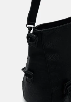 Desigual Aquiles Loverty - Handtas - Black 10 Desigual Aquiles Loverty - Handtas - Black -Desigual 74fc892da7d242f1b071623656de219d scaled