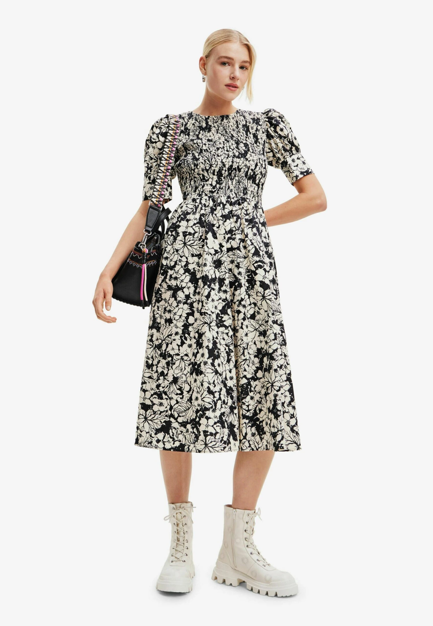 Desigual Floral- Jurk - Black 2 Desigual Floral- Jurk - Black - Afbeelding 2