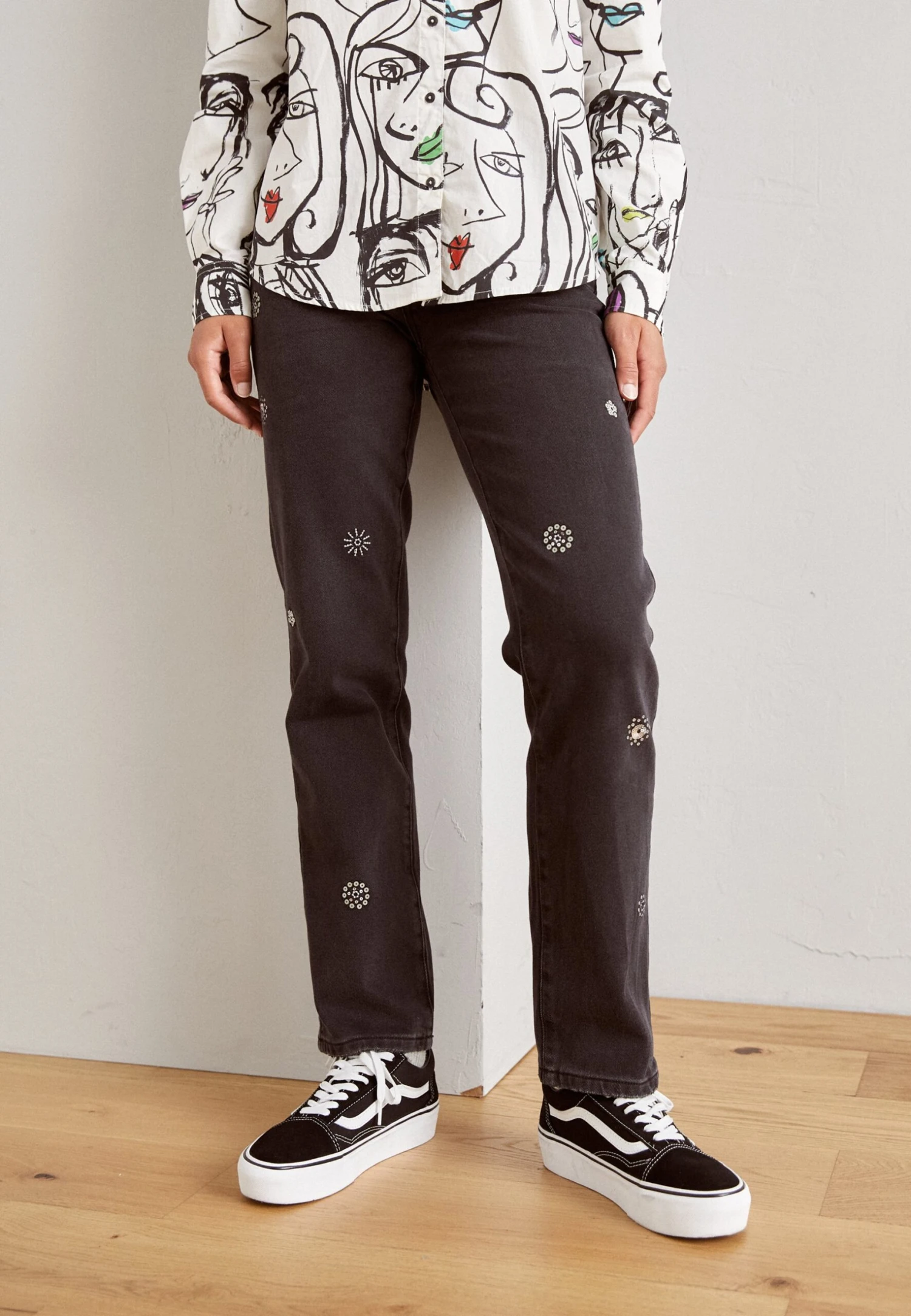 Desigual Amsterdam - Straight Leg Jeans - Black 1 Desigual Amsterdam - Straight Leg Jeans - Black
