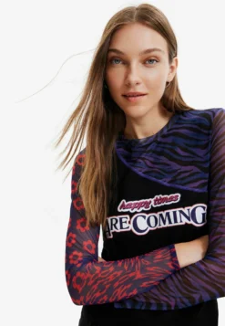 Desigual Patchwork Tulle With Message - Longsleeve - Blue 8 Desigual Patchwork Tulle With Message - Longsleeve - Blue -Desigual 7c5c3927685641278c16c3dedf0b0647 scaled