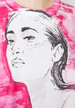 Desigual Pinka - T-Shirt Print - White 15 Desigual Pinka - T-Shirt Print - White -Desigual 7efa29e6e863438aa6bd1bc28aca2ebc scaled