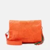Desigual Alpha Dortmund Flap - Clutch - Naranja