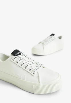 Desigual Platform Logo - Sneakers Laag - White 13 Desigual Platform Logo - Sneakers Laag - White -Desigual 82f7ba2147a0406e8dbf5d6a907a4e24 scaled