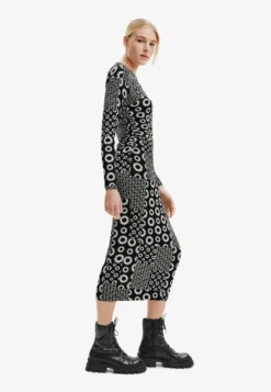 Desigual Slim Patchwork Midi - Etui-Jurk - Black 7 Desigual Slim Patchwork Midi - Etui-Jurk - Black -Desigual 83297836a0df4aee94ee9803c01f9279 scaled