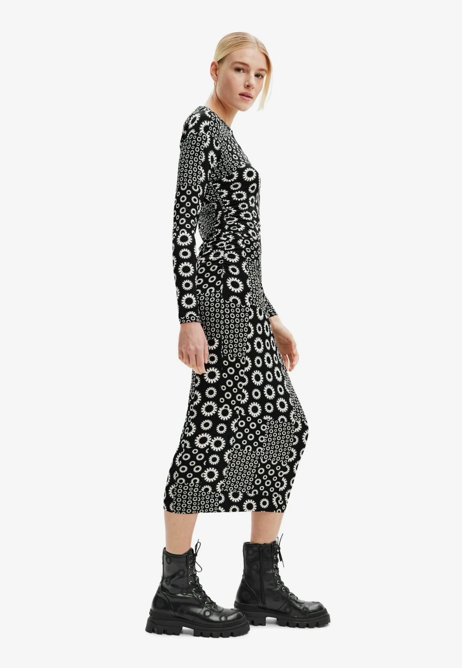 Desigual Slim Patchwork Midi - Etui-Jurk - Black 3 Desigual Slim Patchwork Midi - Etui-Jurk - Black - Afbeelding 3