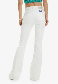 Desigual Long Flare - Flared Jeans - White 7 Desigual Long Flare - Flared Jeans - White -Desigual 85fe5b364f2a4b74be7e2172f57b4dd4