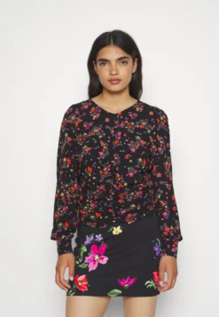 Desigual Blus Peter - Blouse - Black -Desigual 86130d8cda5f4369b2ed0f56a5f02f80 scaled