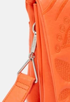 Desigual Alpha Dortmund Flap - Clutch - Naranja -Desigual 8a8c7423bee94bc1b1a1395dca0b6e6a